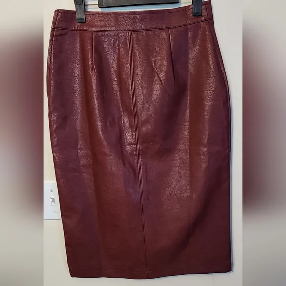 Red Burgundy Vegan Leather Midi Skirt Sleek Slit Sz Small Highwaist - Picture 4 of 7